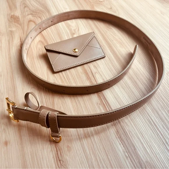 ❌❌❌ SOLD ❌❌❌ Burberry Quilted TB Envelope Belt Bag - Picture 11 of 15